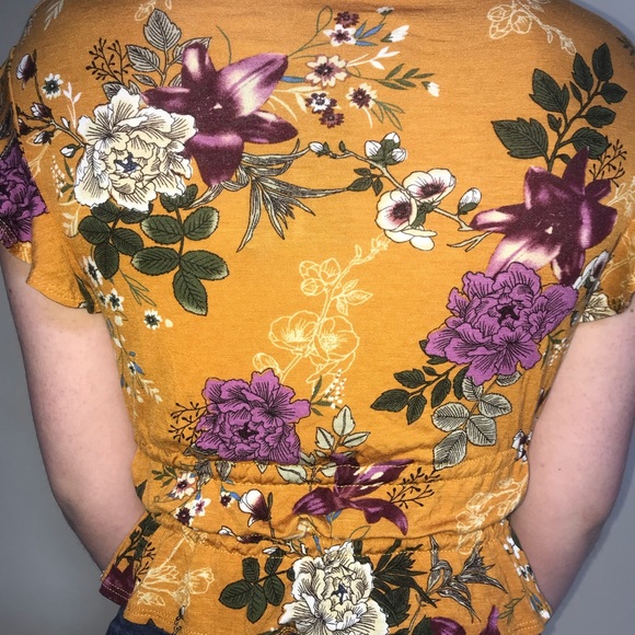 Fashion nova spring top small - Picture 4 of 4